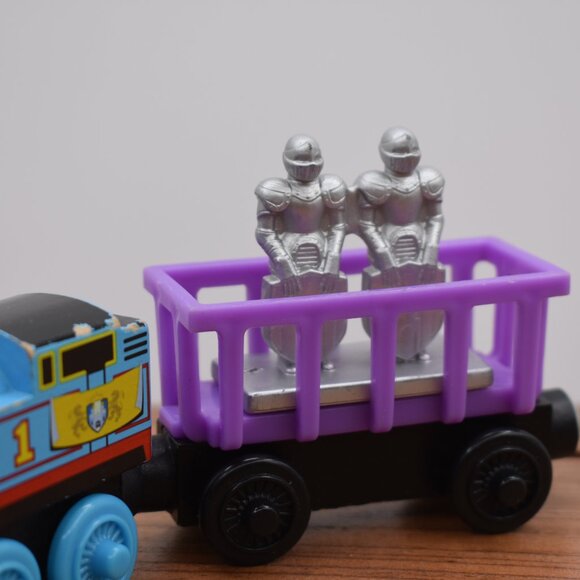 Thomas Castle Delivery Royal Crest Thomas Thomas & Friends Wooden Railway Trains - Picture 5 of 7